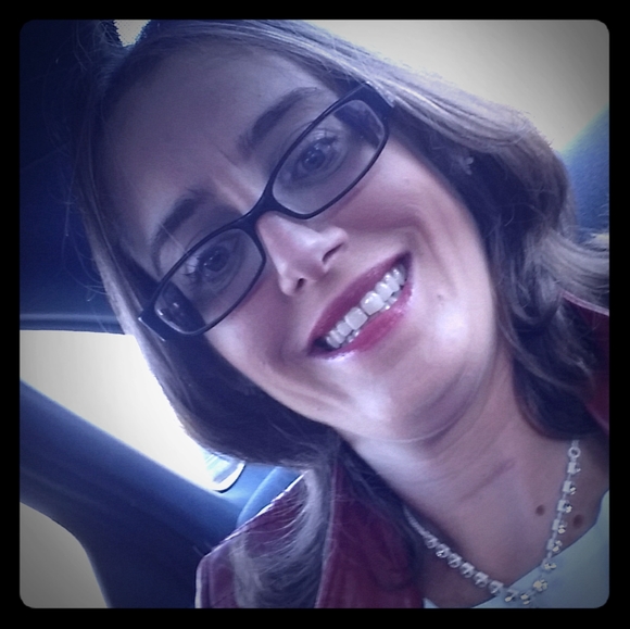 Meet your Posher, Angela - Picture 1 of 1